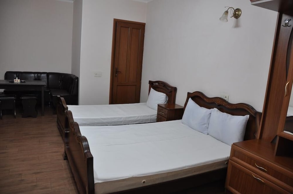 KING HOTEL
