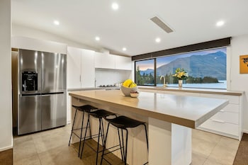 LAKESIDE LUXURY ON SUBURB STREET