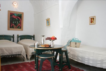 HOTEL BOU FARES