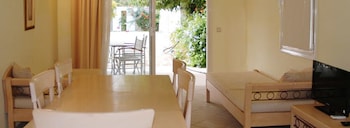 ALMIROS APARTMENTS