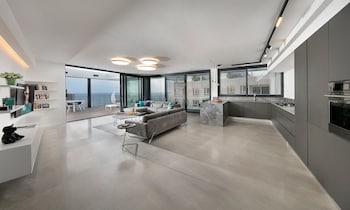 RENOMA HOTEL