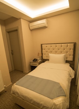 PRUSIAS HOTEL