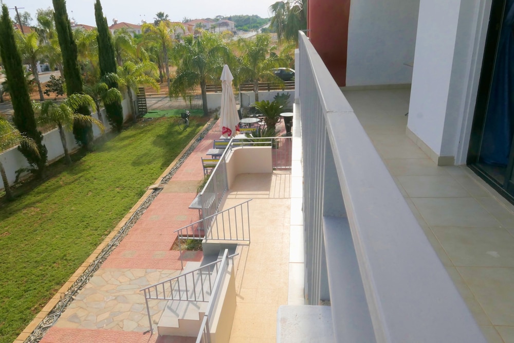 HOUSE OF NISSUS - HOSTEL
