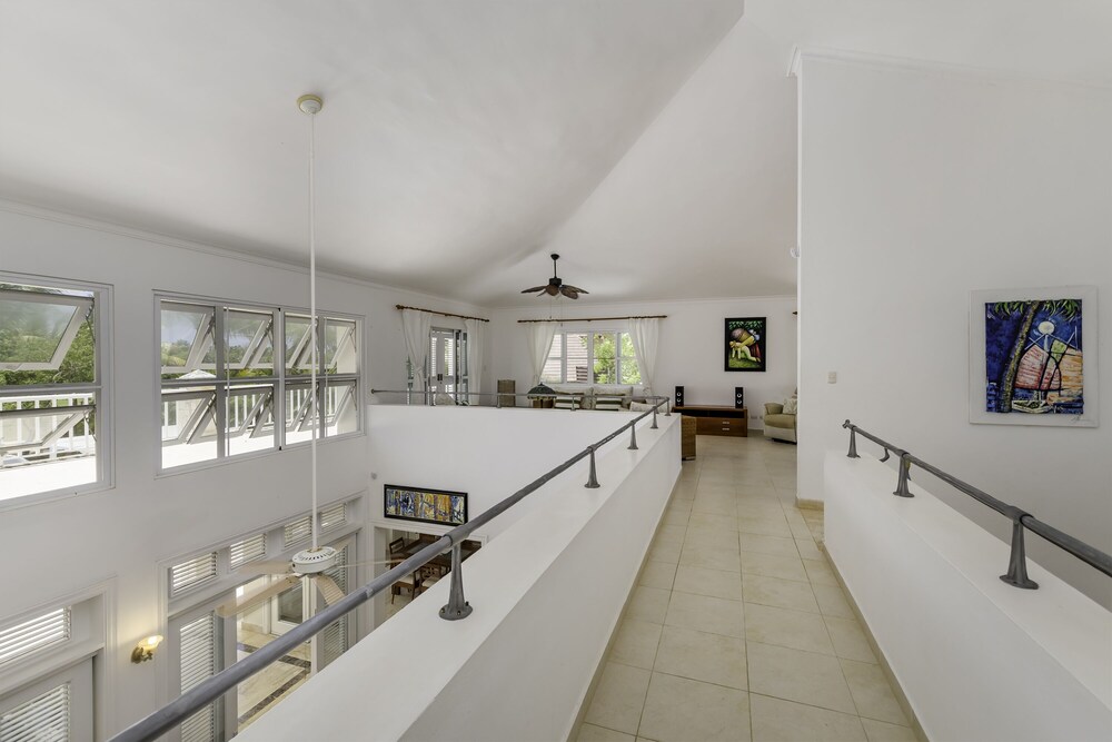 5-STAR VILLA NEAR PLAYA BLANCA BEACH