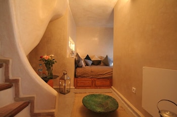 DOUIRIA RIAD CHBANATE