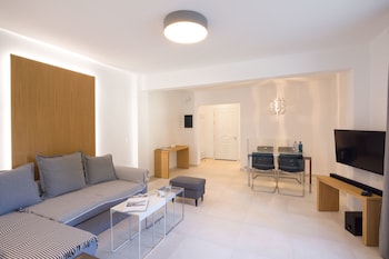SEAVIEW LUXURIOUS APARTMENT NEAR CORFU TOWN - ADULTS ONLY