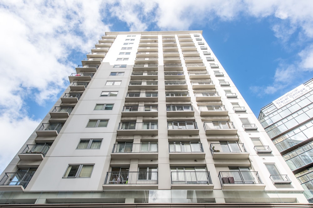 JHT - 3 BRM CBD QUEEN ST BALCONY