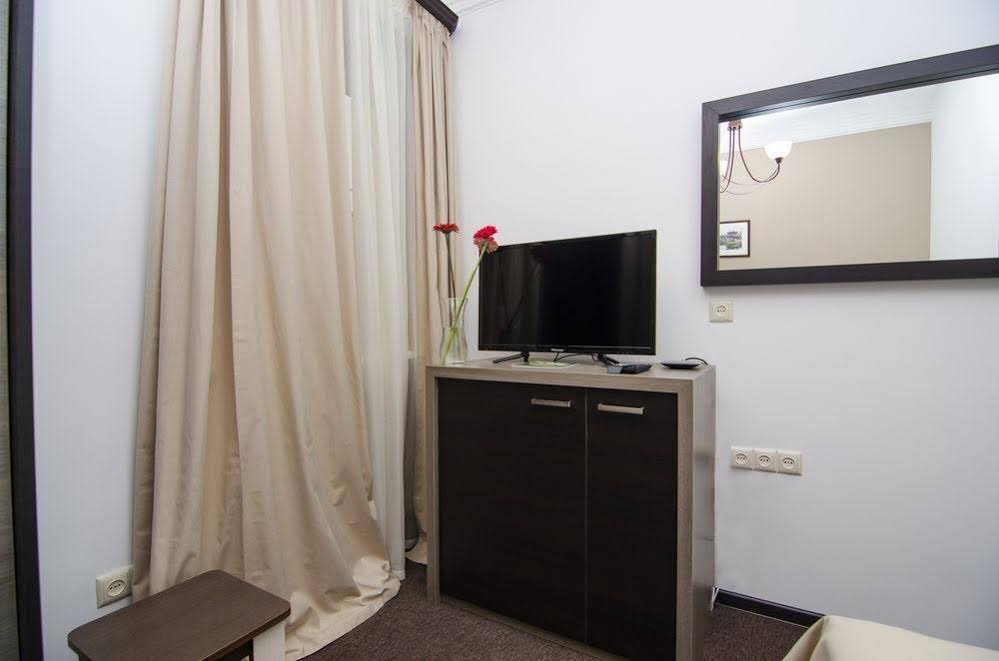 PARK HOTEL