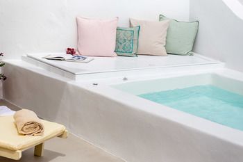 CLEOS DREAM VILLA