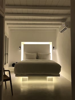 MYKONIAN MEWS