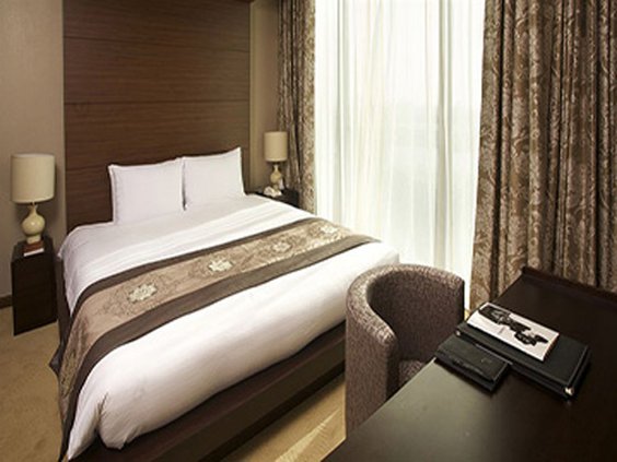 HARBOR PARK HOTEL