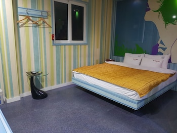 WOW HOTEL
