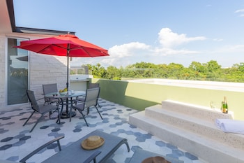 VILLA PAROTA - 1BR WITH JACUZZI AT ATTHA CENOTE