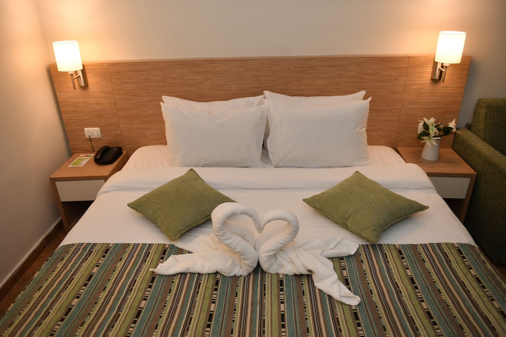 BE UNIQUE HOTEL