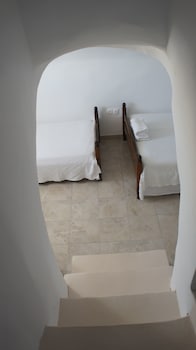 MARCOS ROOMS