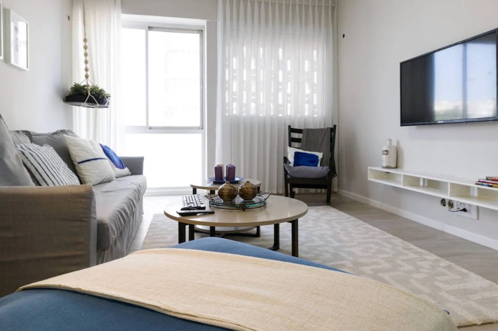 RABIN SQUARE AMAZING 3BR 140 SQM APT