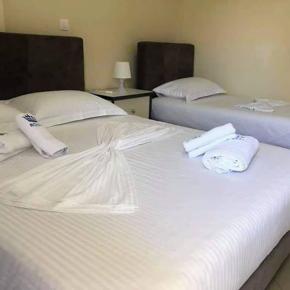 HIMARAROYALHOTEL