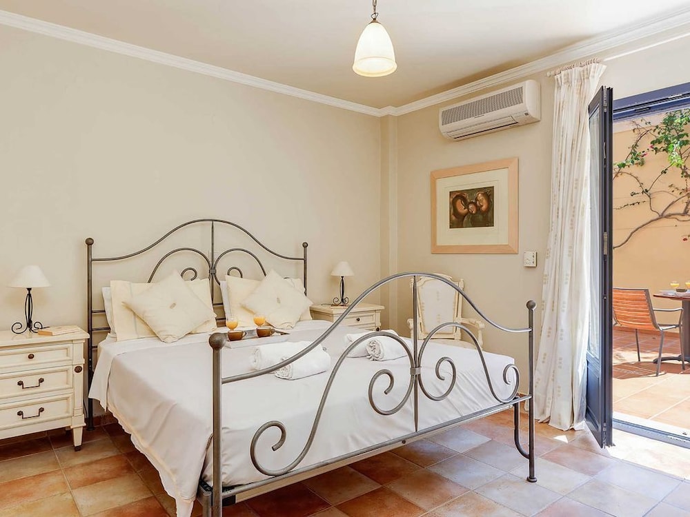 VILLA DIAMANDI