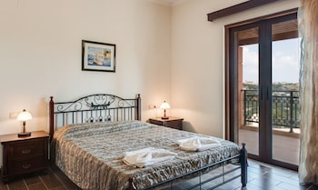 DIMOSTHENIS VILLAS