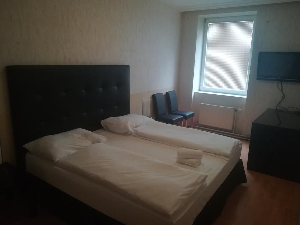 TABOR HOTEL