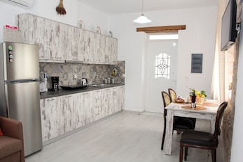 HARAKI STONE APARTMENTS