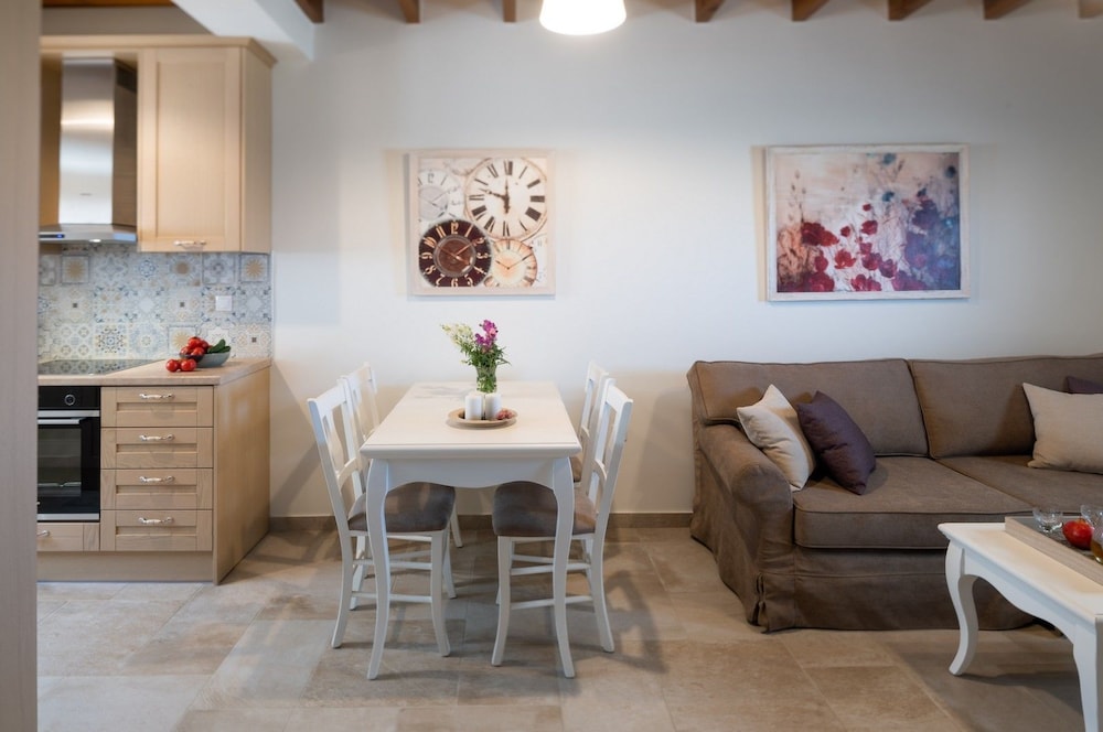 CRETAN MINOAN APARTMENTS