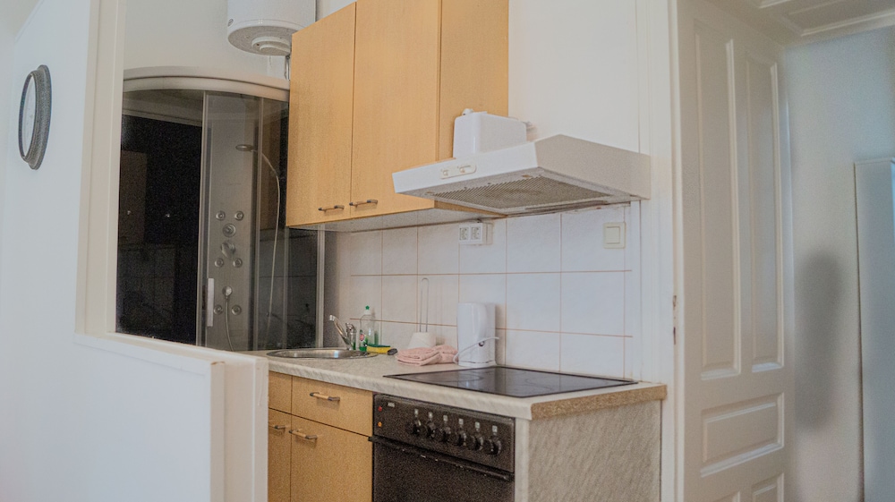 STYLISH APARTMENT - 12 MIN. FROM DOWNTOWN