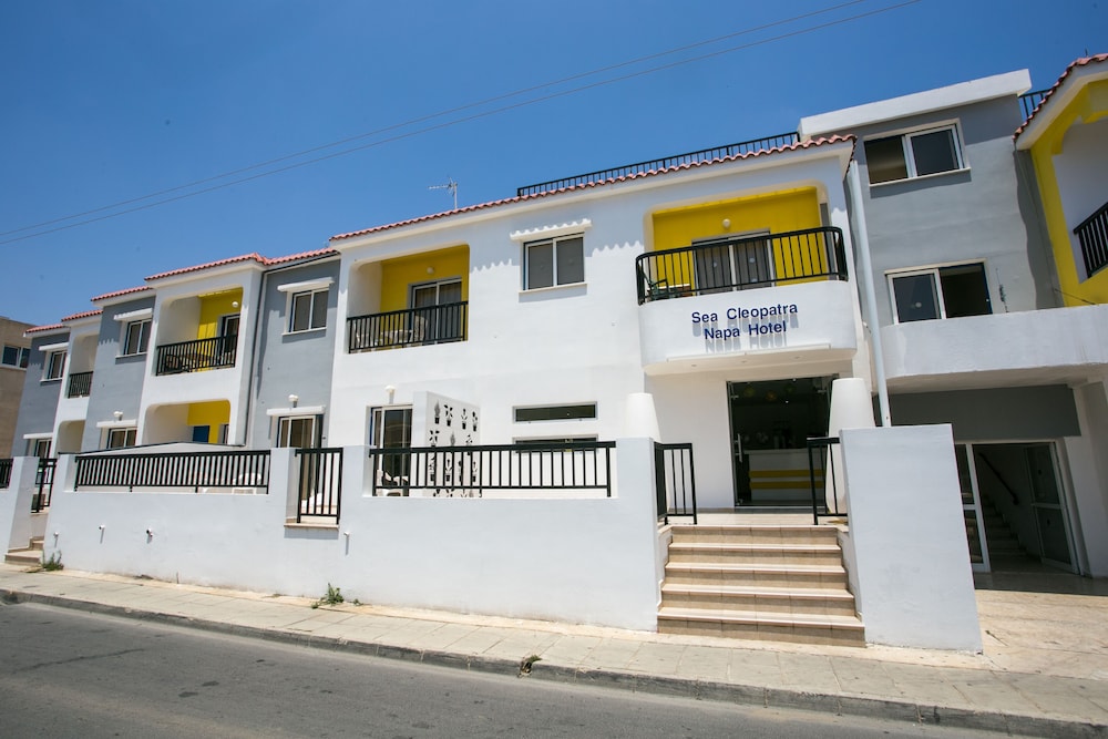 SEA CLEONAPA HOTEL