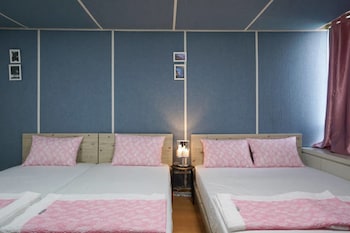 HONGSTAY IN HONGDAE