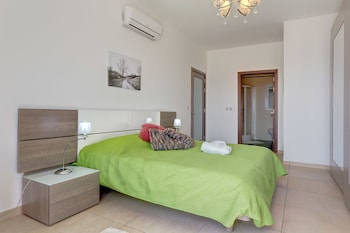 WATERFRONT LUX APT INC POOL, SLIEMA UPMARKET AREA