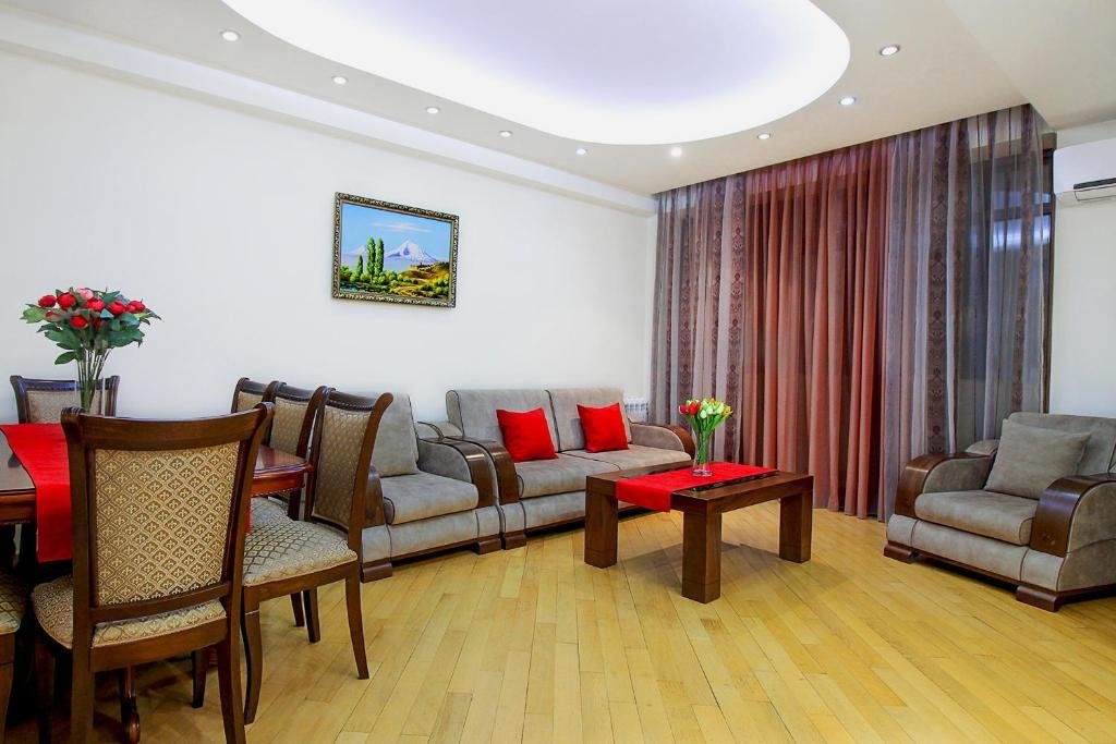 3 BEDROOM APARTMENT NEAR REPUBLIC SQUARE (NEW BUILDING)