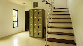 M HOSTEL LANTA