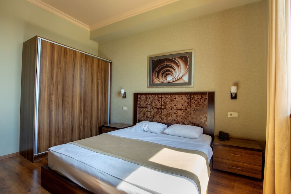 KANTAR HOTEL