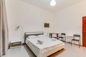 STUDIO FOR 2 PEOPLE NEAR BOGRASHOV BEACH