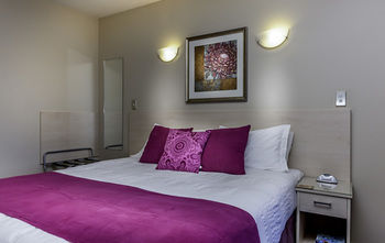 166 MAJESTIC COURT MOTEL