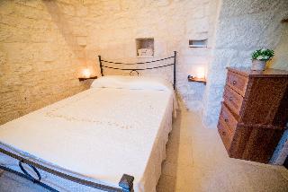 TRULLI AND POOL MALVISCHI