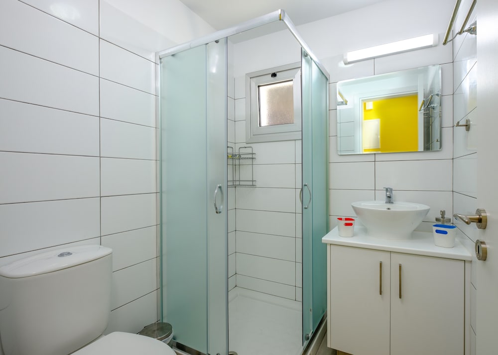 GABINOS - 1BR - SQUARE CENTER