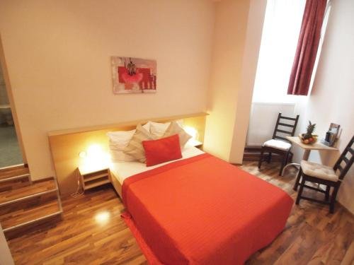 PENSION DE LUX