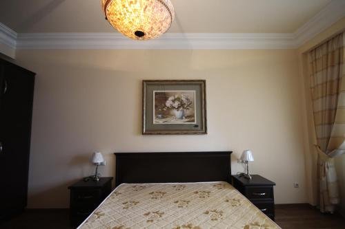 LUXE APARTMENT AT NORTH AVENUE