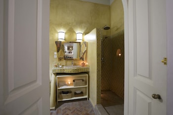 RIAD EMOTION