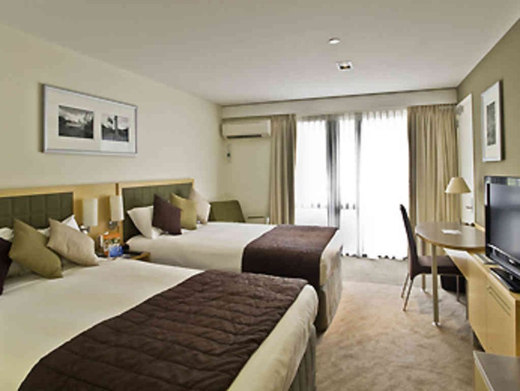 NOVOTEL QUEENSTOWN LAKESIDE
