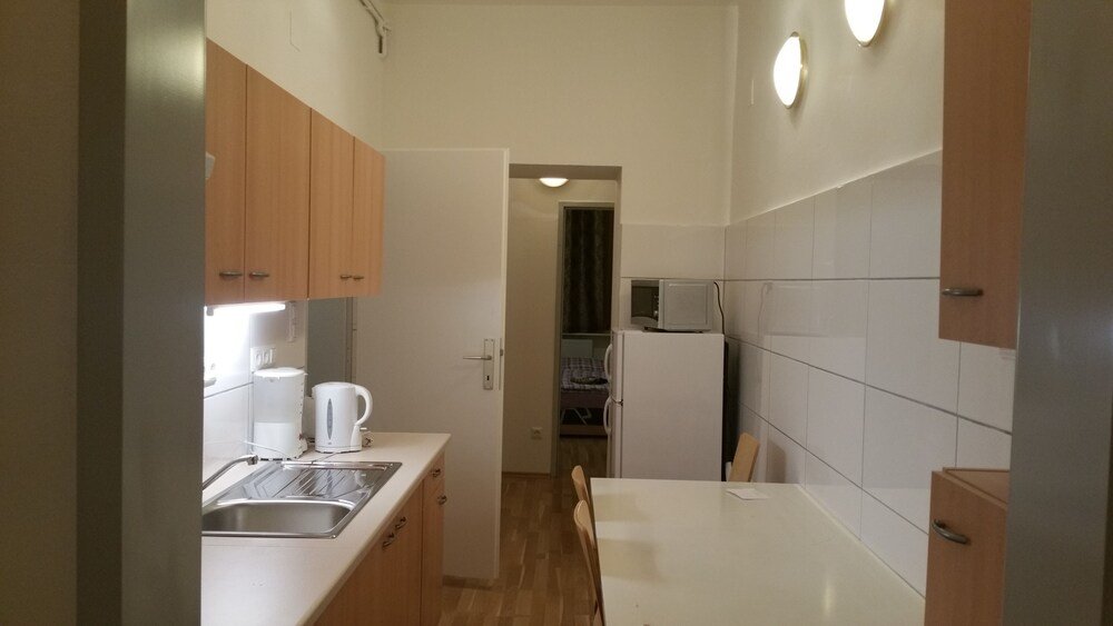 RAISA APARTMENTS LERCHENFELDER GURTEL 30