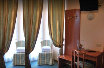 ACERBOLI HOTEL