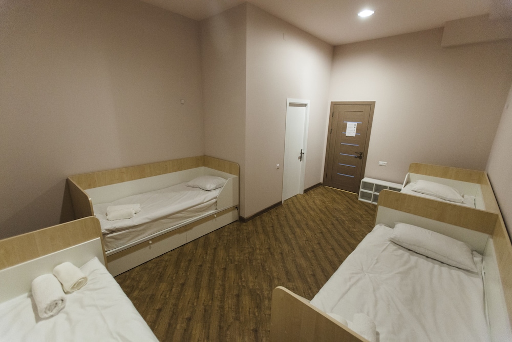 HOLIDAY HOSTEL