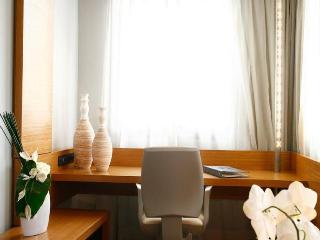 JM SUITES