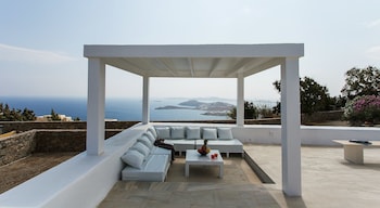 VILLA IRIS IN AG. LAZAROS