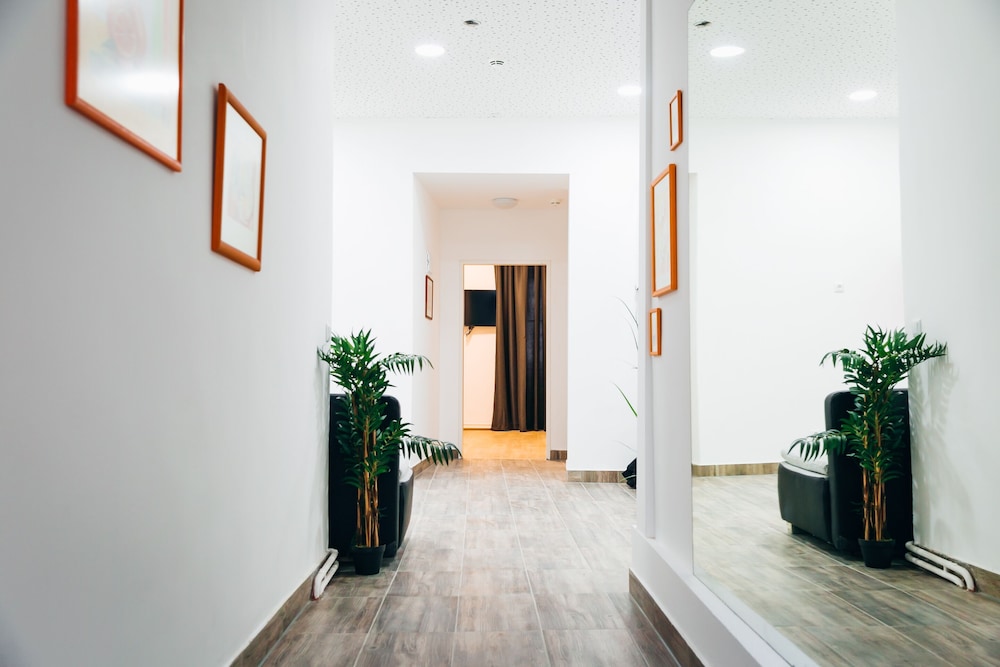 MODERN HOTEL MARIAHILFER STR - BOOKABLE IN LOCKDOWN