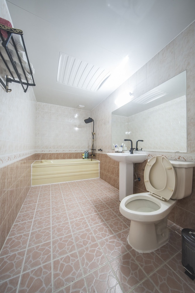 GYEONG'S HOSTEL