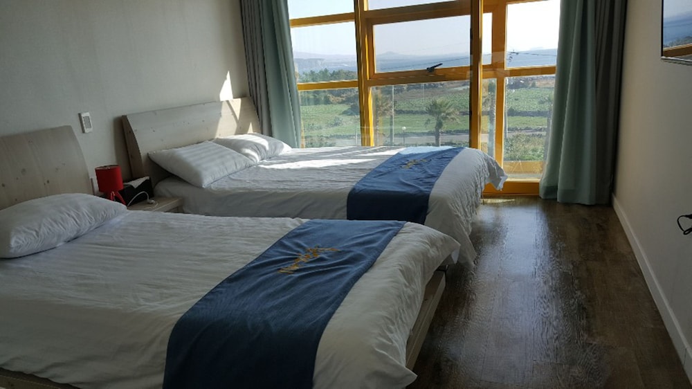 THE FREEDOM - HOSTEL