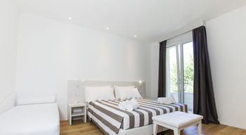 HOUSTON SUITES
